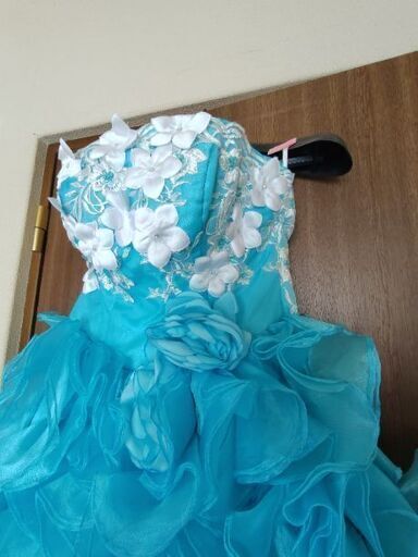 美品・プリンセス気分の水色のティアードドレス