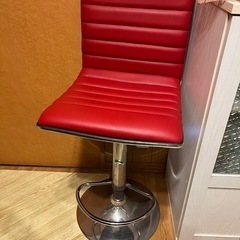 ニトリ 赤のカウンターチェアの画像
