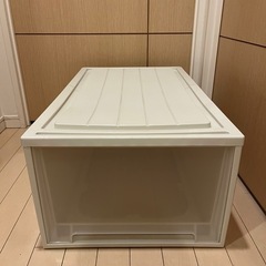 プラスチック衣装ケース