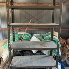 スチールの棚 倉庫にどうですか