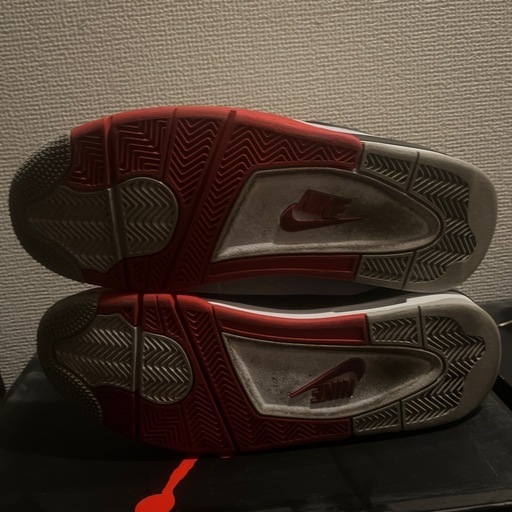 NIKE AIR JORDAN 4 RETRO 