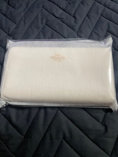 コーチcoach長財布。新品未開封。