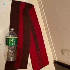 ディーゼル　赤　茶色、マフラー、ロゴ、ユニセックス　メンズ、レディース　小物の画像