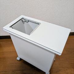 無印良品 ポリプロピレンフタが選べるダストボックス・小（20L袋用）スライド窓付き横開きフタ＆キャスター付きの画像