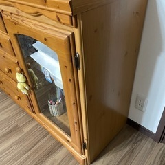 【愛知】カントリー調大型キャビネット の画像