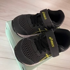 asics 13センチ　スニーカーの画像