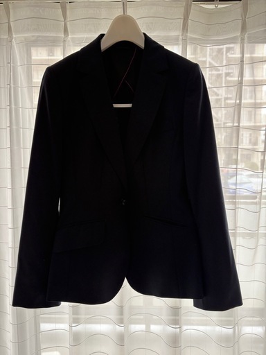 レディーススーツ（新品同様）