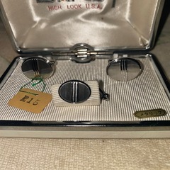 新品タグ付き　メタリック　タイピン　カフスセット