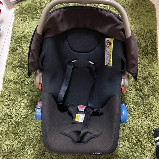 チャイルドシート　持ち運び可能　コンビ