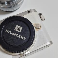 OLYMPUS PEN E-PL8 ミラーレスカメラ ホワイトの画像