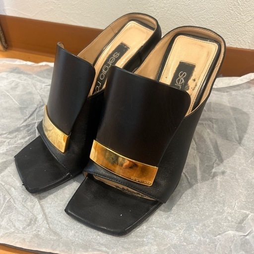 定価10万セルジオロッシ