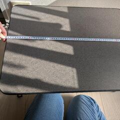 折りたたみテーブルの画像