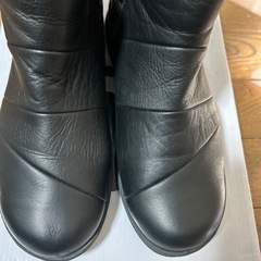本革ショートブーツの画像