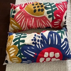IKEAクッション2つ