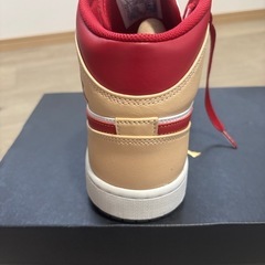 Nike Air Jordan 1 Mid 'Beige/CardinalRedの画像