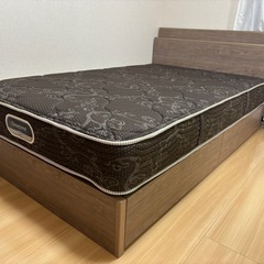 シモンズ セミダブルベッド の画像