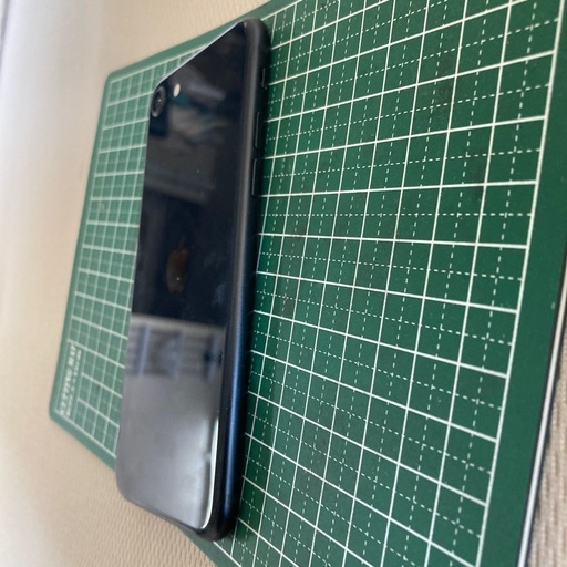 iPhoneSE3 【訳アリ 】 