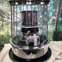 キャンプ用ストーブと灯油タンク
