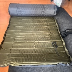 キャンプ用エアマットの画像