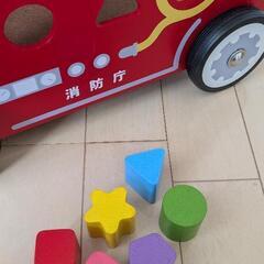 美品　木製手押し車　消防車の画像