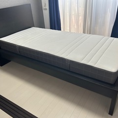 【取引中】
シングルベッドとマットレス　きれいです！　