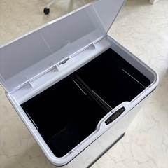 フタ付きゴミ箱 自動センサー 50L 内箱2つ付きの画像