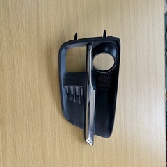 スバルレヴォーグvm4純正フォグランプカバー右左セットの画像