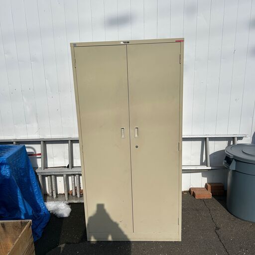 TOYO STEEL / トーヨースチール 両開きキャビネット スチール アイボリー オフィス 奥行き52CM 横88CM 高さ180CM USED