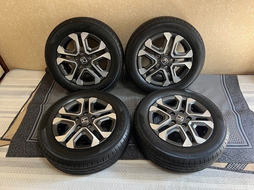 フリードGB5クロスター純正タイヤ、ホイール