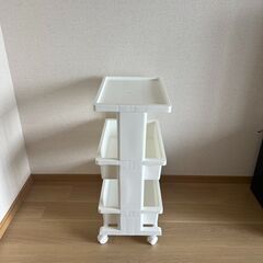 【未使用】ホワイト キャスター ワゴンの画像