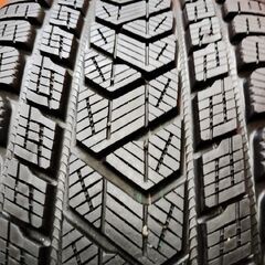 【走行短め】PIRELLI SCORPION WINTER 265/40R22 106W 22インチ スタッドレス 4本 RX カイエン ジャガー/Fペイス ランドローバー等(KTO301)の画像