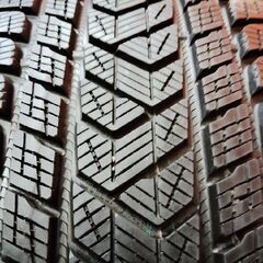 【走行短め】PIRELLI SCORPION WINTER 265/40R22 106W 22インチ スタッドレス 4本 RX カイエン ジャガー/Fペイス ランドローバー等(KTO301)の画像
