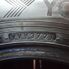 YOKOHAMA ice GUARD iG70 185/65R15 15インチ スタッドレス 4本 21年製 バリ溝 ノート アリオン プレミオ アクア等　(VTP134)の画像