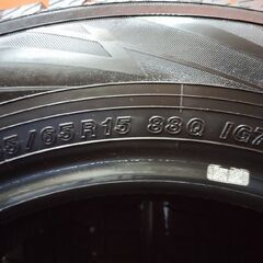 YOKOHAMA ice GUARD iG70 185/65R15 15インチ スタッドレス 4本 21年製 バリ溝 ノート アリオン プレミオ アクア等　(VTP134)の画像