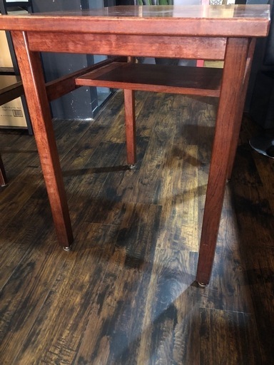 交換可‼️飲食店‼️重厚感の極み‼️純無垢材の洋食テーブル　小さめサイズ約60×73.5×72.5（H）cm 在庫複数有り　1台=22
