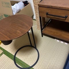 ベットサイドテーブルの画像