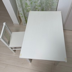 IKEAキッズ机と椅子セット　子供用テーブルイス付きの画像