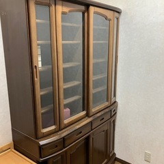 早い者勝ち！食器棚3月23日まで