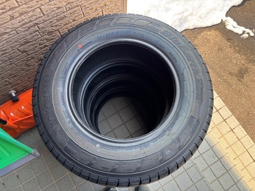YOKOHAMA BluEarth Van 195/80R15 夏タイヤ
