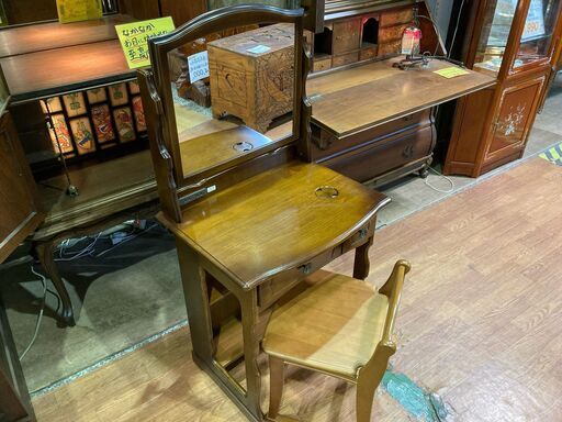 カリモクコロニアルドレッサー