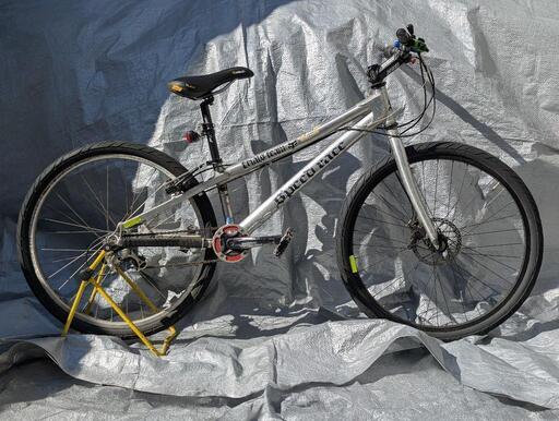 引取限定 トライアルバイク完成車ジャンク、おまけ多数 バイクトライアル完成車（ジャンク） おまけ多数、部品取りに！