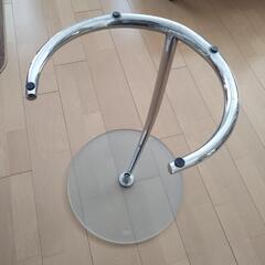 【取引中】ガラス製　サイドテーブルの画像