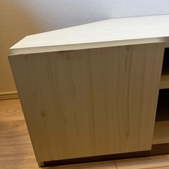 隠しキャスター付きコーナーテレビボードの画像