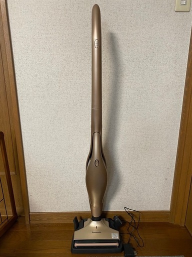 Panasonic コードレス掃除機　MC-BU110J-T