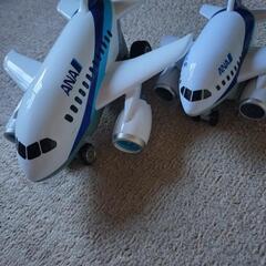 飛行機２体の画像