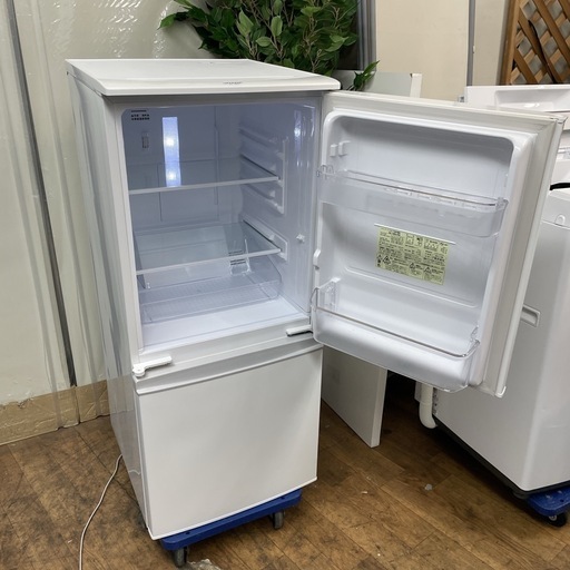R439 ☀️ SHARP 2ドア冷蔵庫（137L 左右付替え）17年製 SJ-14E5-KW ⭐ 動作確認済 ⭐ クリーニング済