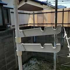 つっかえ棒タイプの物干し台1本の画像