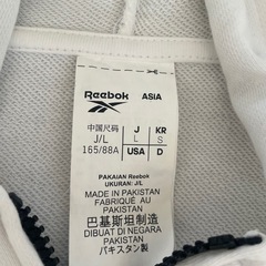 Reebokパーカーの画像