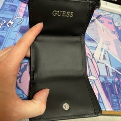 guess 折り畳み財布 美品の画像