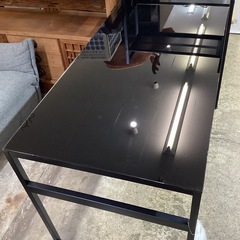 万代店　
スチールデスク　強化ガラスデスク　の画像